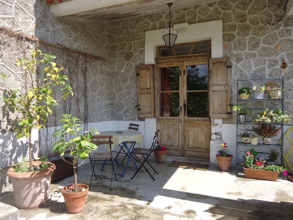 Bed and Breakfast La Colline Bleue Banne Habitación foto
